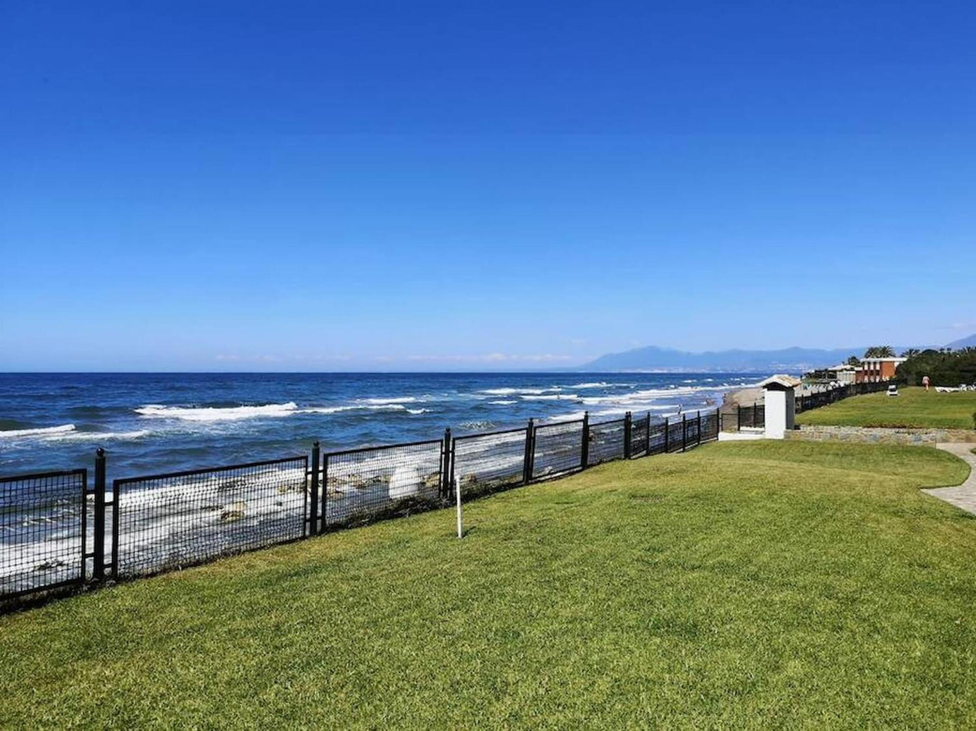 Amazing 3Bedroom Flat With Seafront Views & Pool By Sharingco Marbella Zewnętrze zdjęcie